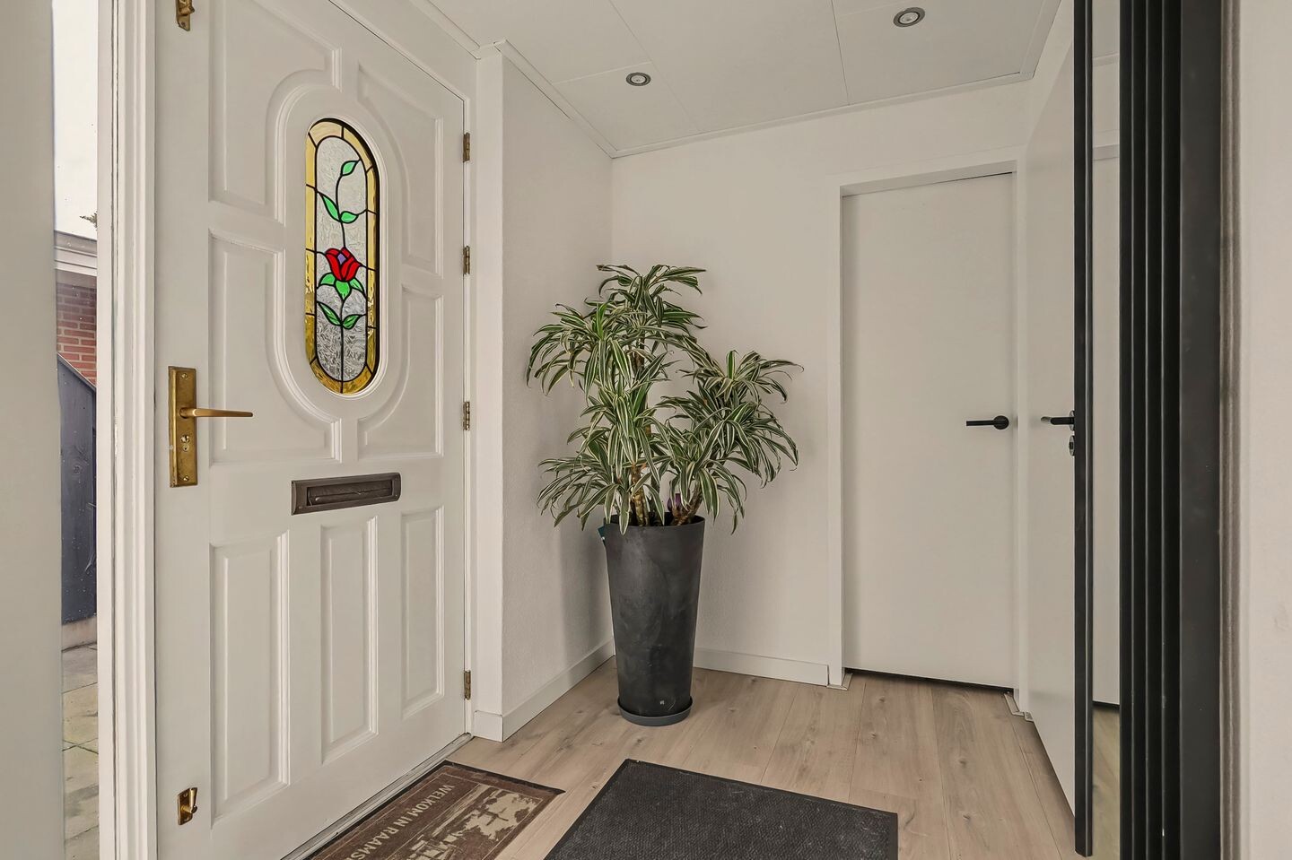 Tussenwoning te koop: Rijvoortshoef 260, Raamsdonksveer