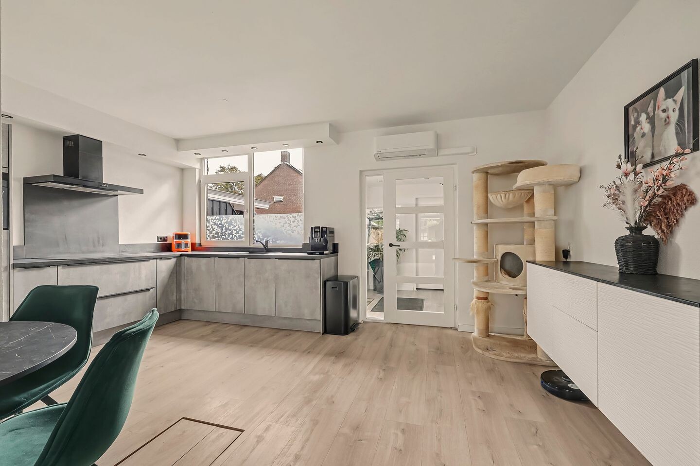 Tussenwoning te koop: Rijvoortshoef 260, Raamsdonksveer