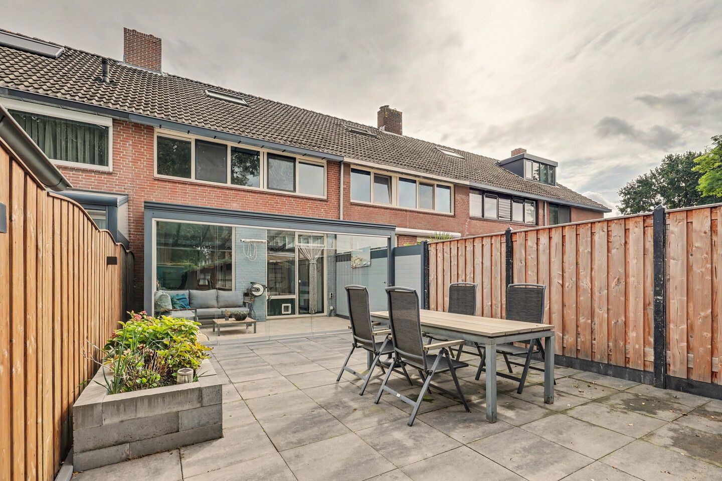 Tussenwoning te koop: Rijvoortshoef 260, Raamsdonksveer