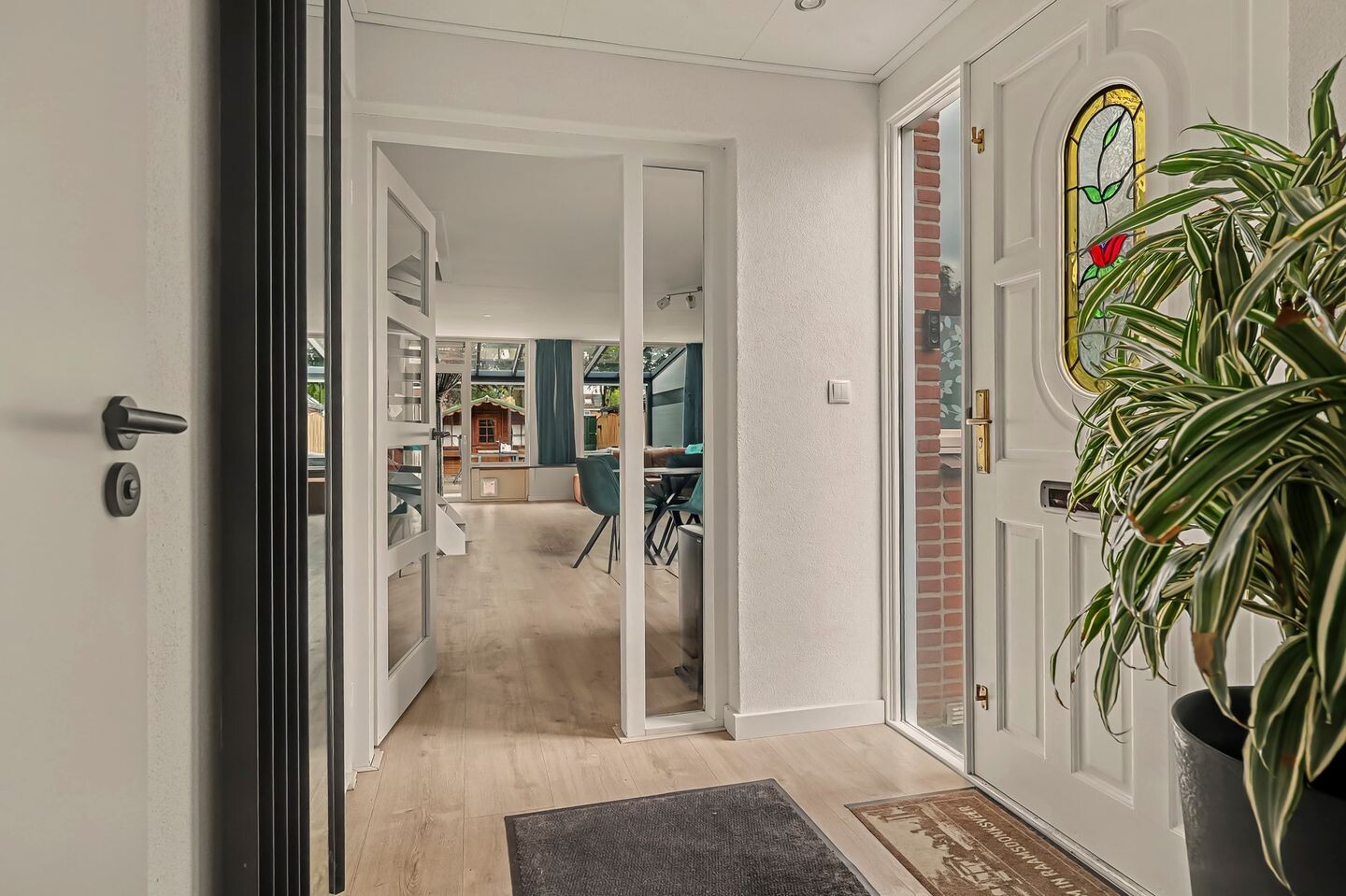 Tussenwoning te koop: Rijvoortshoef 260, Raamsdonksveer