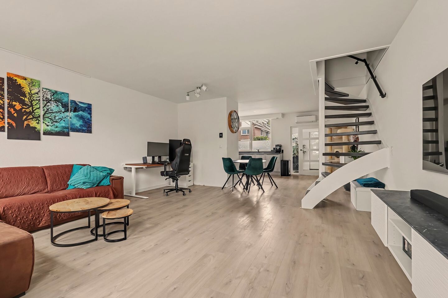 Tussenwoning te koop: Rijvoortshoef 260, Raamsdonksveer