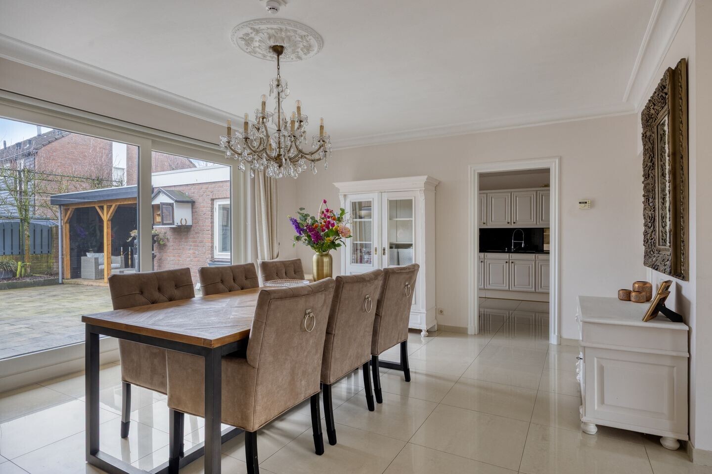 Tussenwoning te koop: Lindonklaan 37, Raamsdonksveer