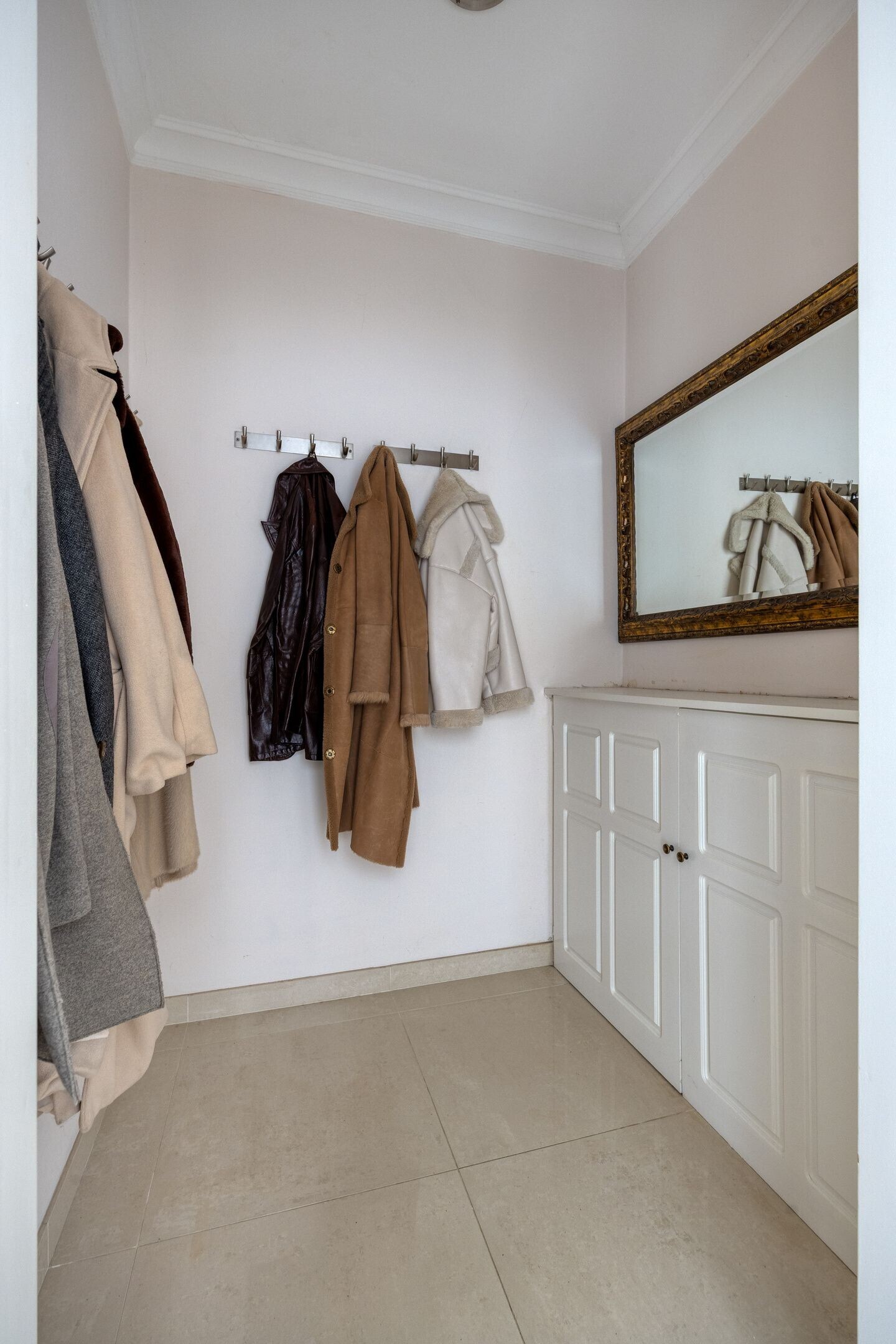 Tussenwoning te koop: Lindonklaan 37, Raamsdonksveer