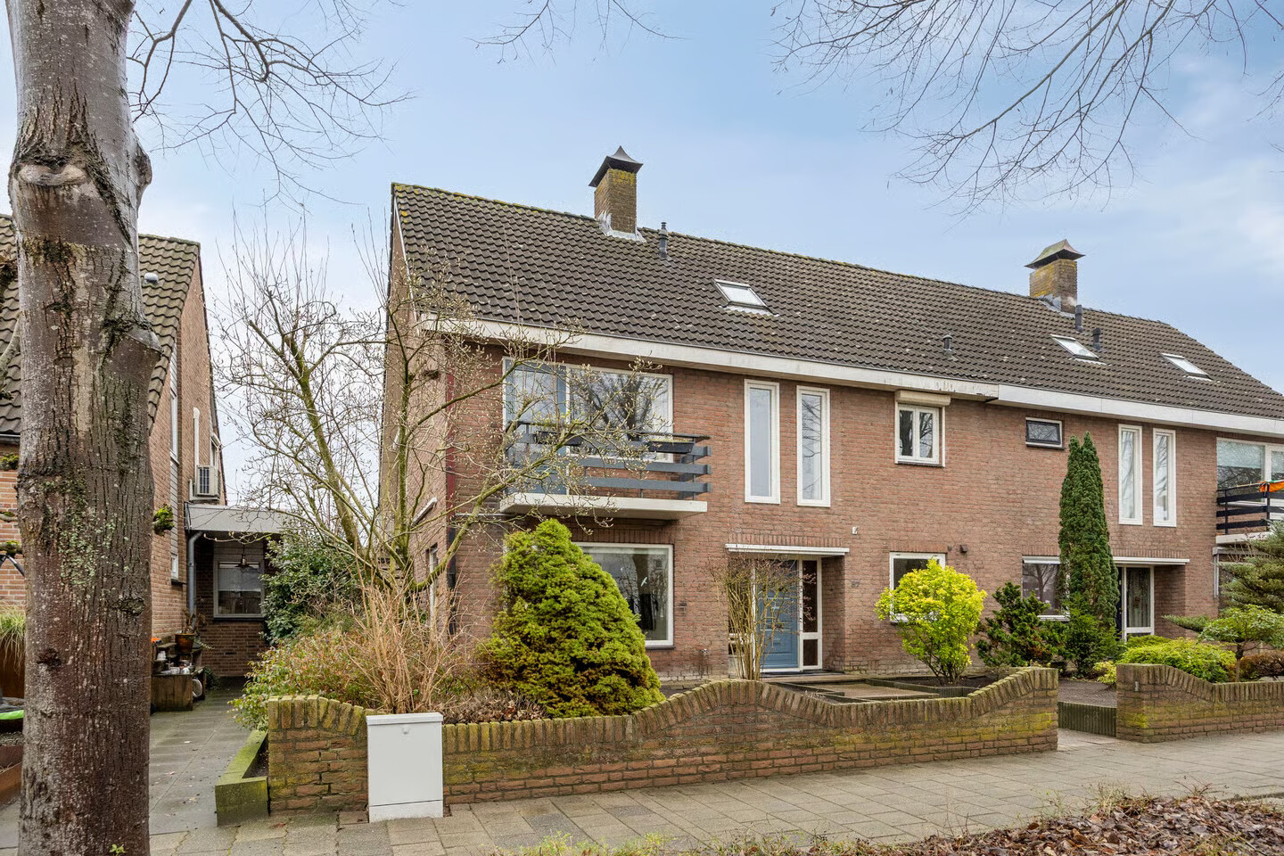 Tussenwoning te koop: Lindonklaan 37, Raamsdonksveer