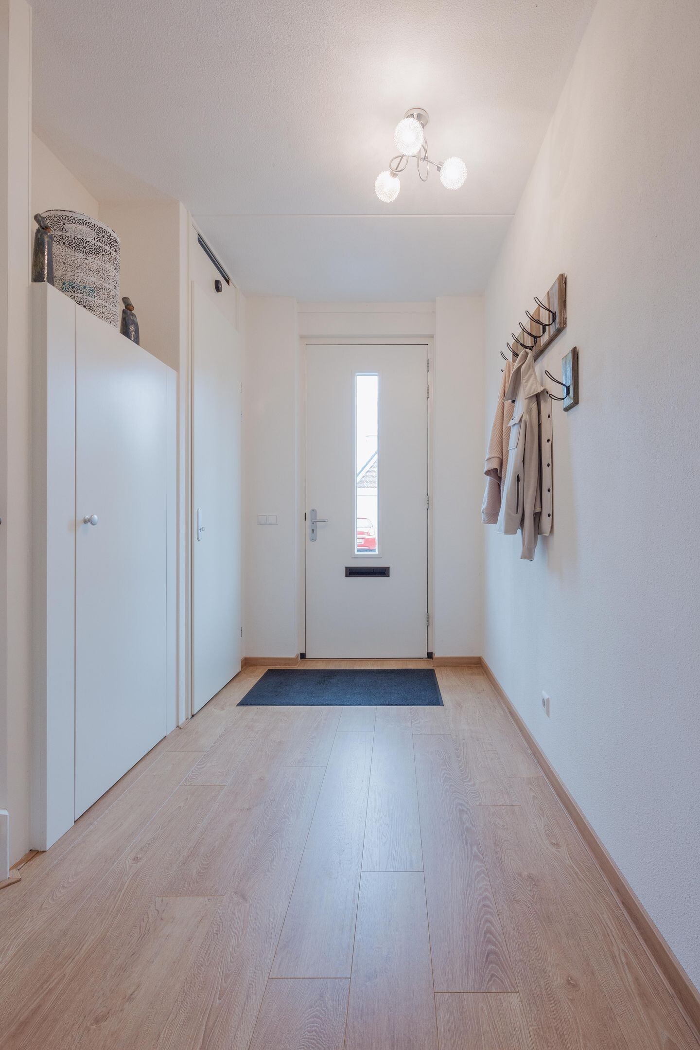 Tussenwoning te koop: Burg. Moonshof 38, Raamsdonk