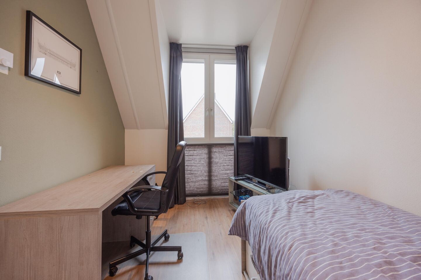 Tussenwoning te koop: Burg. Moonshof 38, Raamsdonk