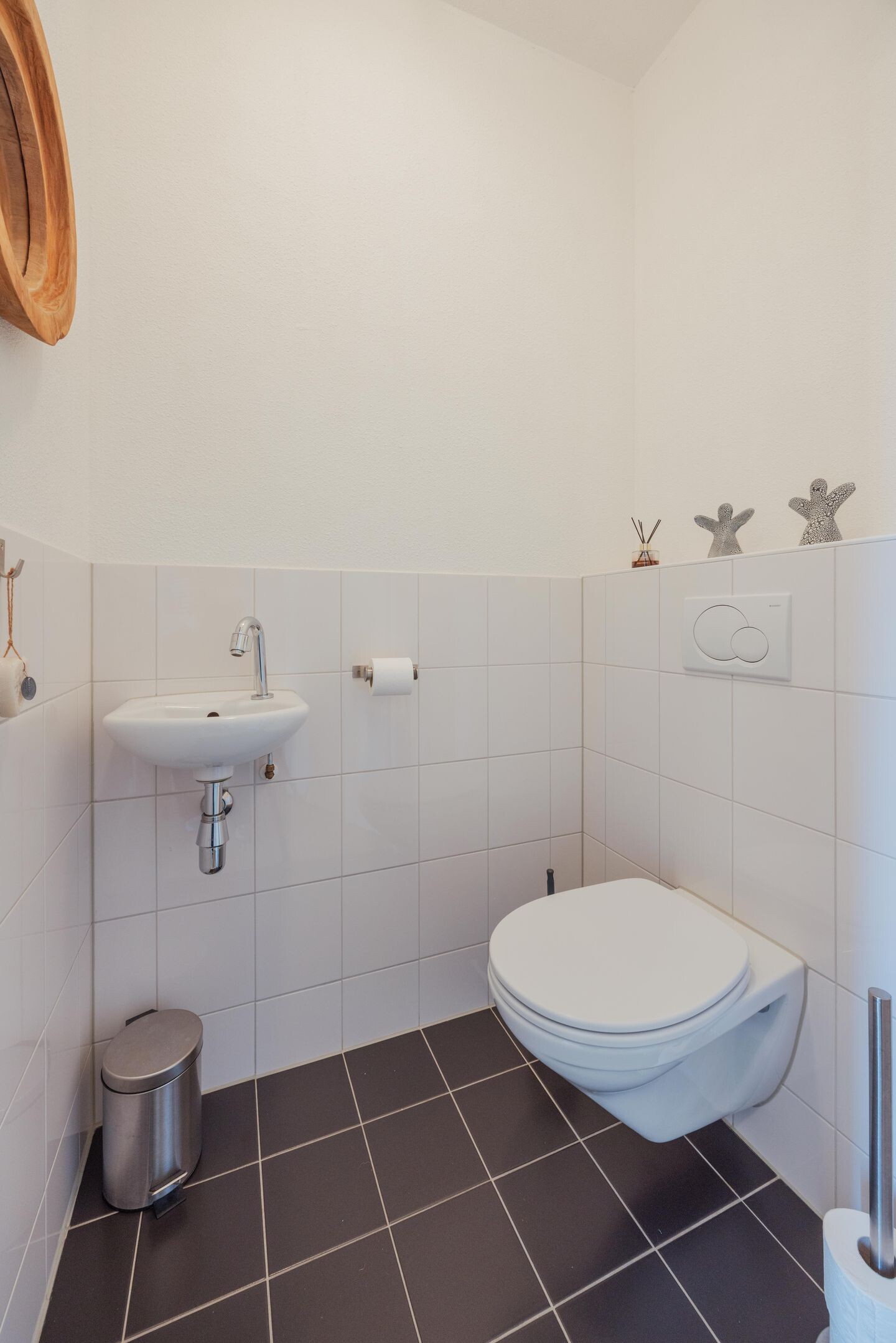 Tussenwoning te koop: Burg. Moonshof 38, Raamsdonk