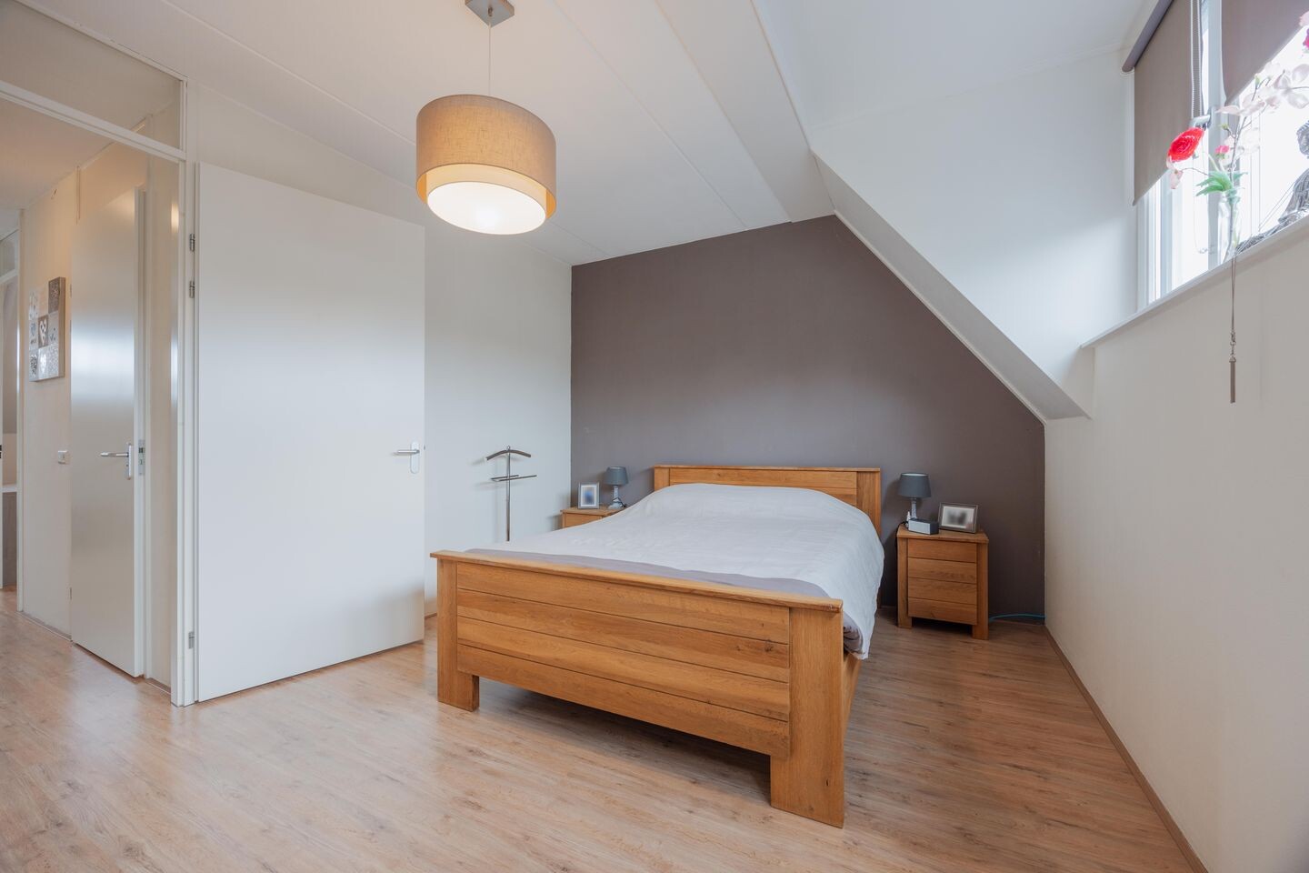 Tussenwoning te koop: Burg. Moonshof 38, Raamsdonk
