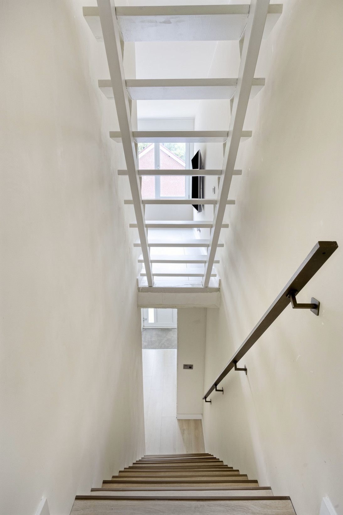 Tussenwoning te koop: Sibeliusstraat 755, Tilburg