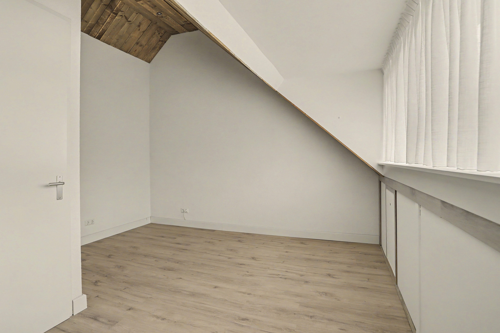Tussenwoning te koop: Mahlerstraat 230, Tilburg