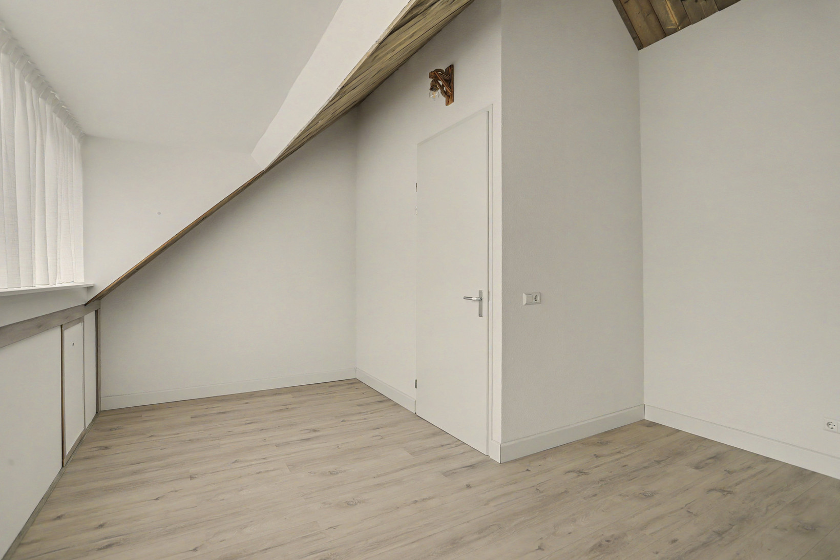 Tussenwoning te koop: Mahlerstraat 230, Tilburg