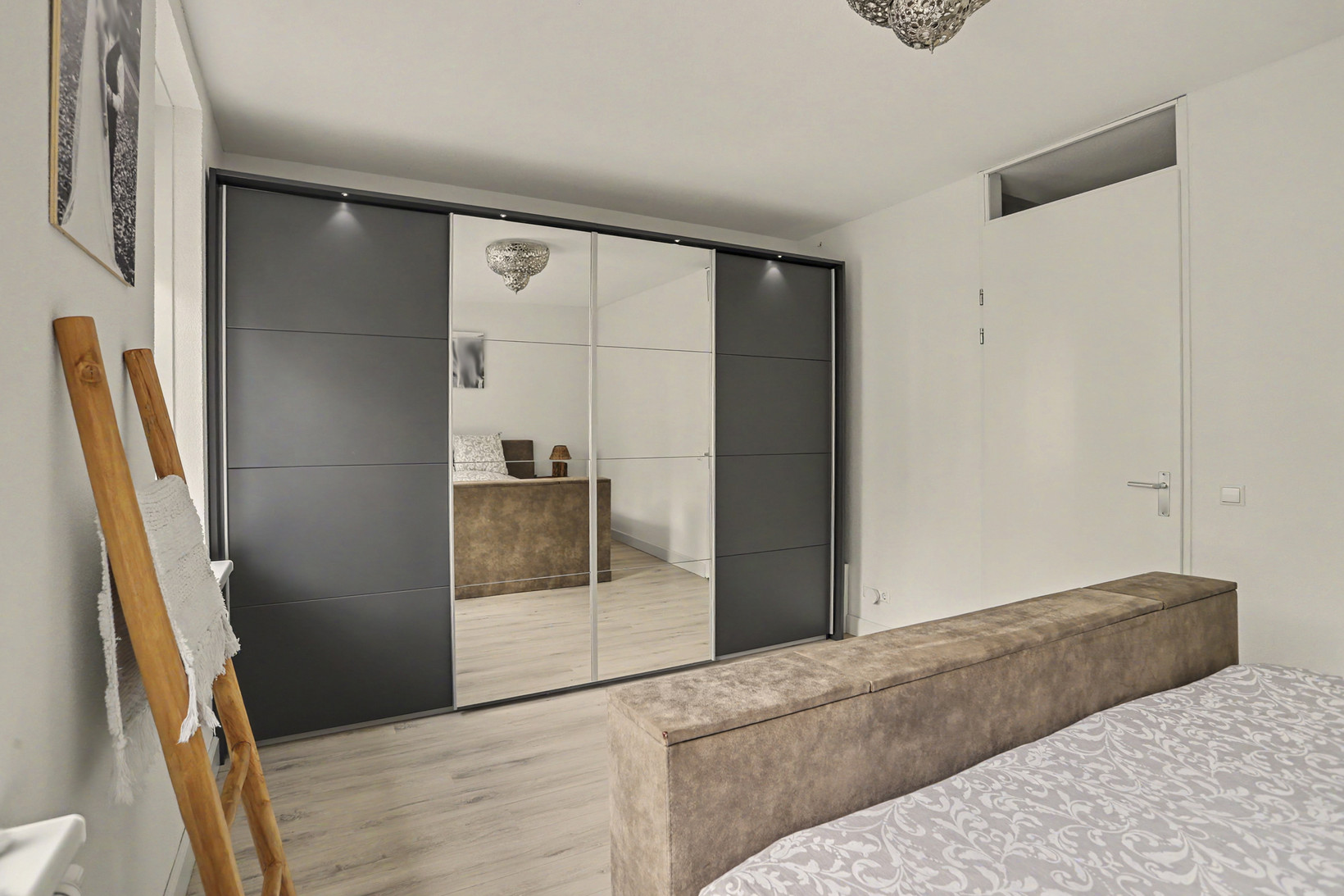 Tussenwoning te koop: Mahlerstraat 230, Tilburg