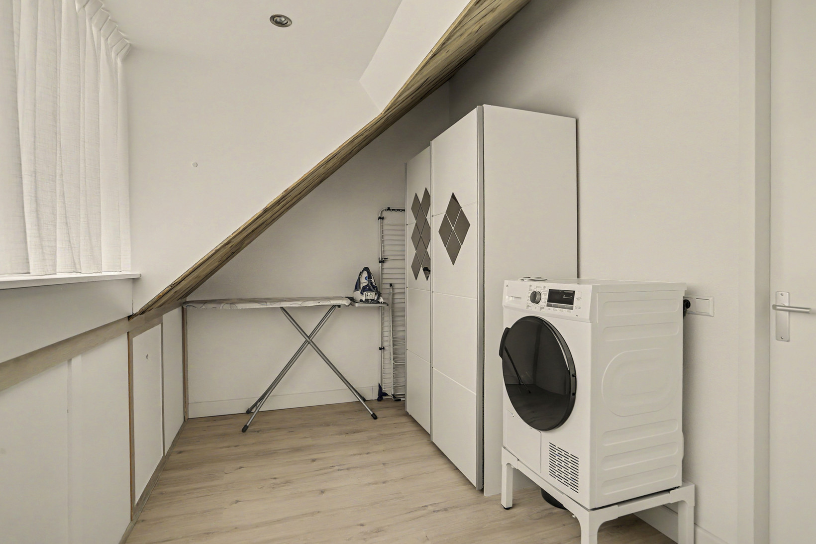 Tussenwoning te koop: Mahlerstraat 230, Tilburg
