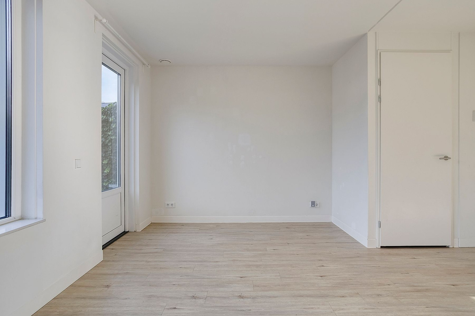 Tussenwoning te koop: Jac. van Vollenhovenstraat 245, Tilburg