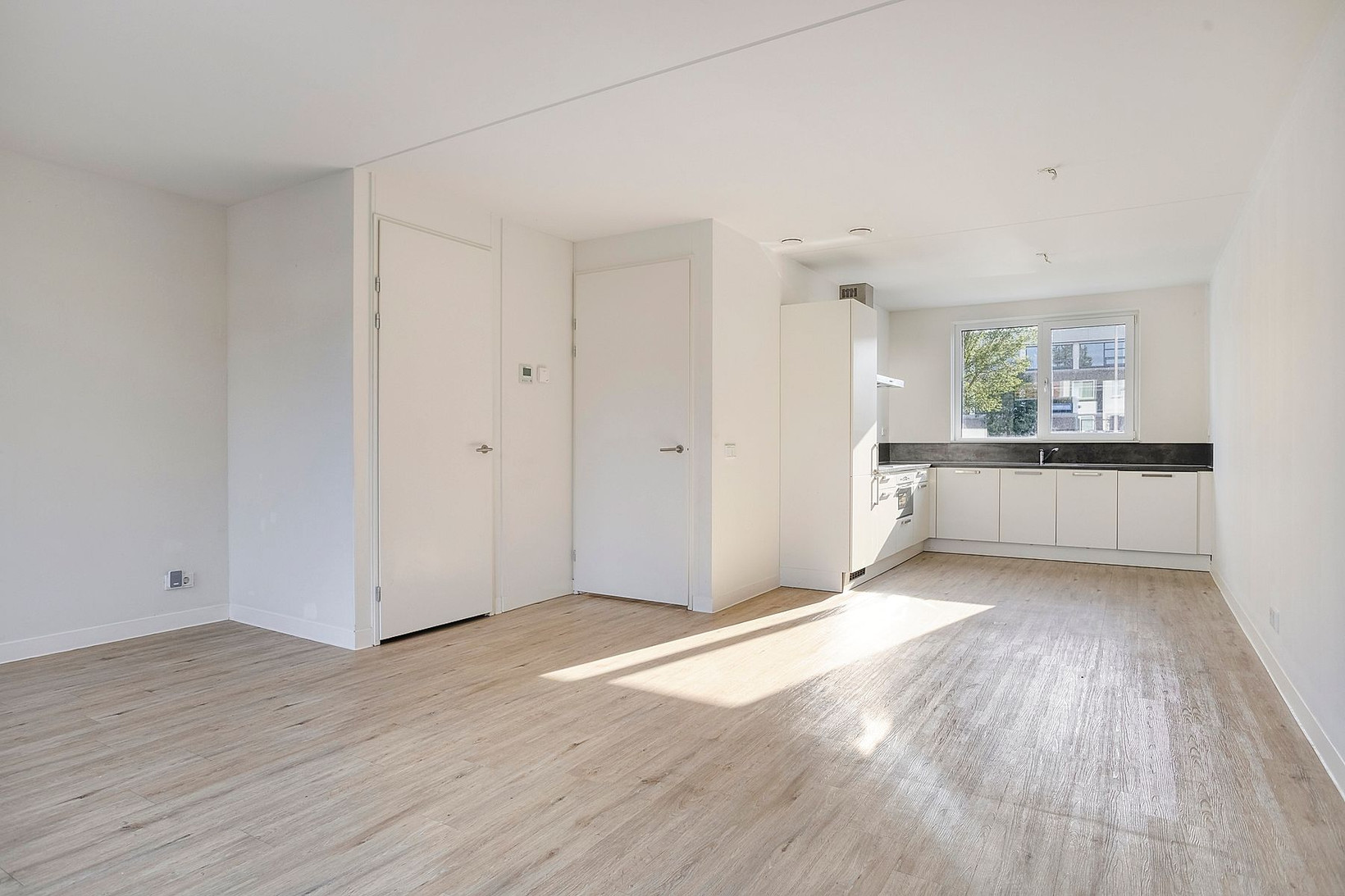 Tussenwoning te koop: Jac. van Vollenhovenstraat 245, Tilburg