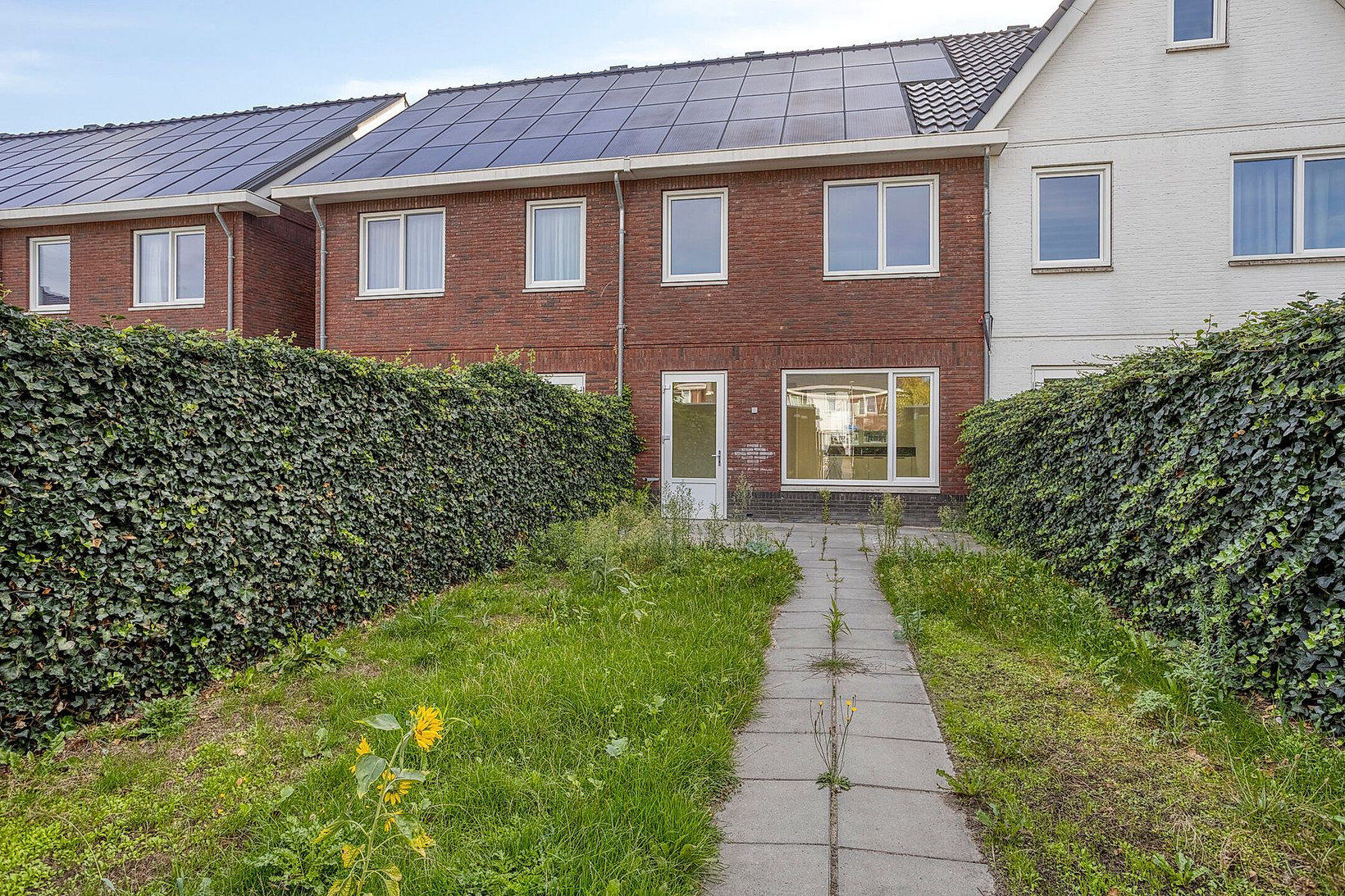 Tussenwoning te koop: Jac. van Vollenhovenstraat 245, Tilburg