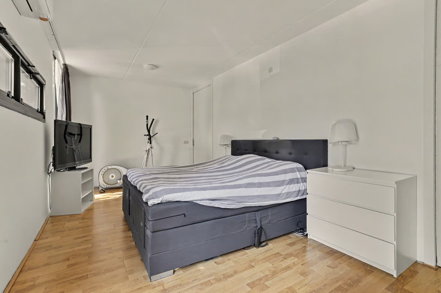 Tussenwoning te koop: Gombertstraat 11, Tilburg