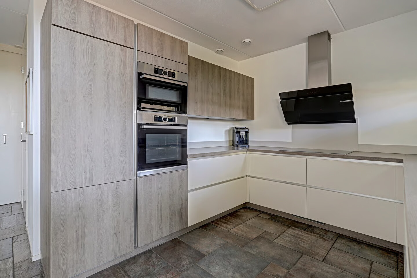 Tussenwoning te koop: Gombertstraat 11, Tilburg