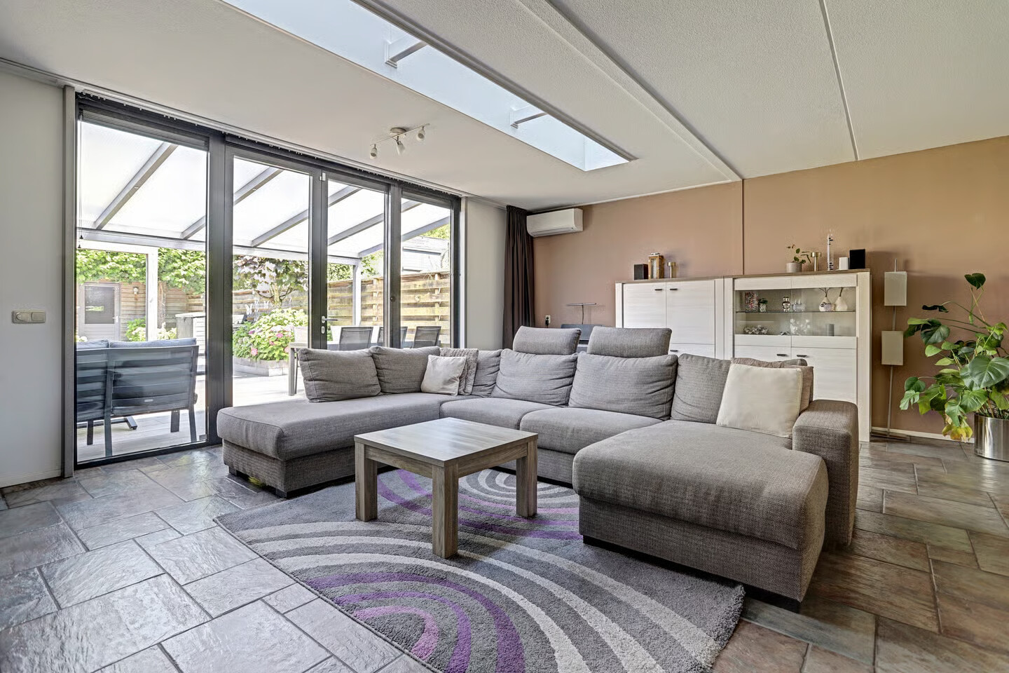 Tussenwoning te koop: Gombertstraat 11, Tilburg