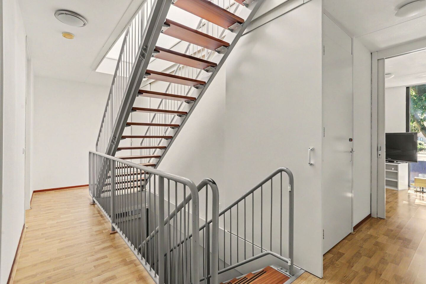 Tussenwoning te koop: Gombertstraat 11, Tilburg