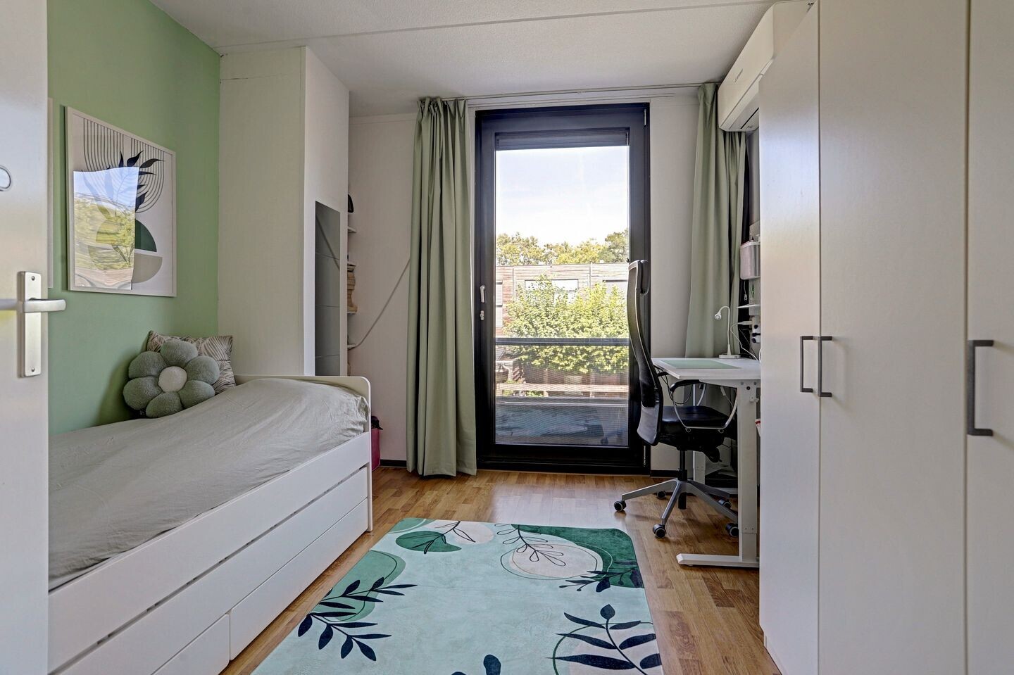 Tussenwoning te koop: Gombertstraat 11, Tilburg
