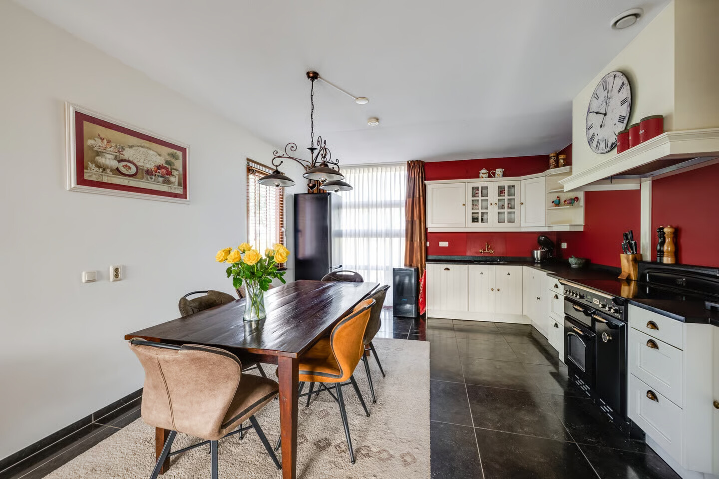 Tussenwoning te koop: Van Otterloostraat 4, Tilburg