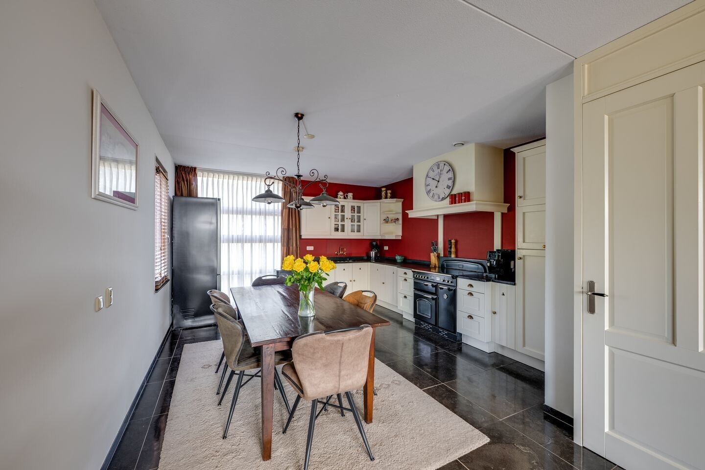 Tussenwoning te koop: Van Otterloostraat 4, Tilburg
