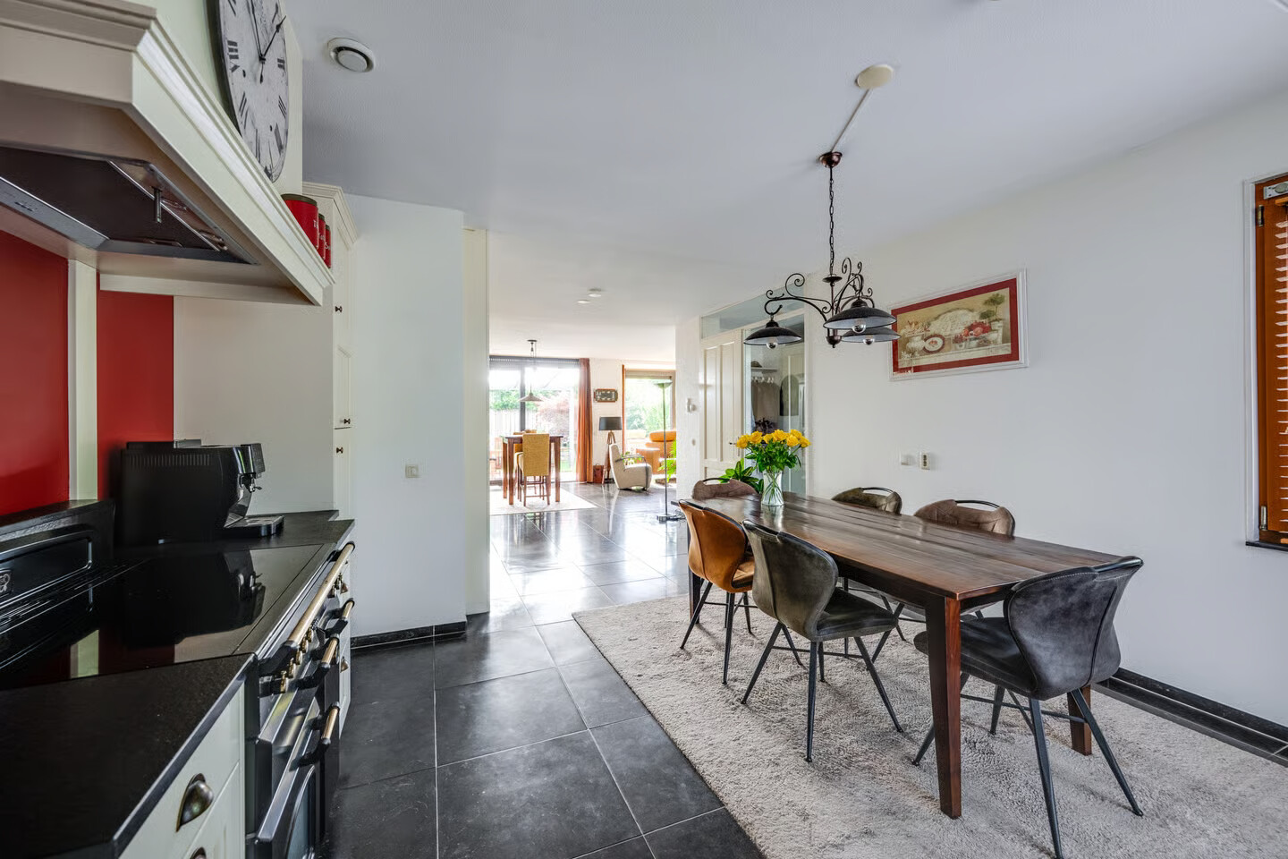 Tussenwoning te koop: Van Otterloostraat 4, Tilburg