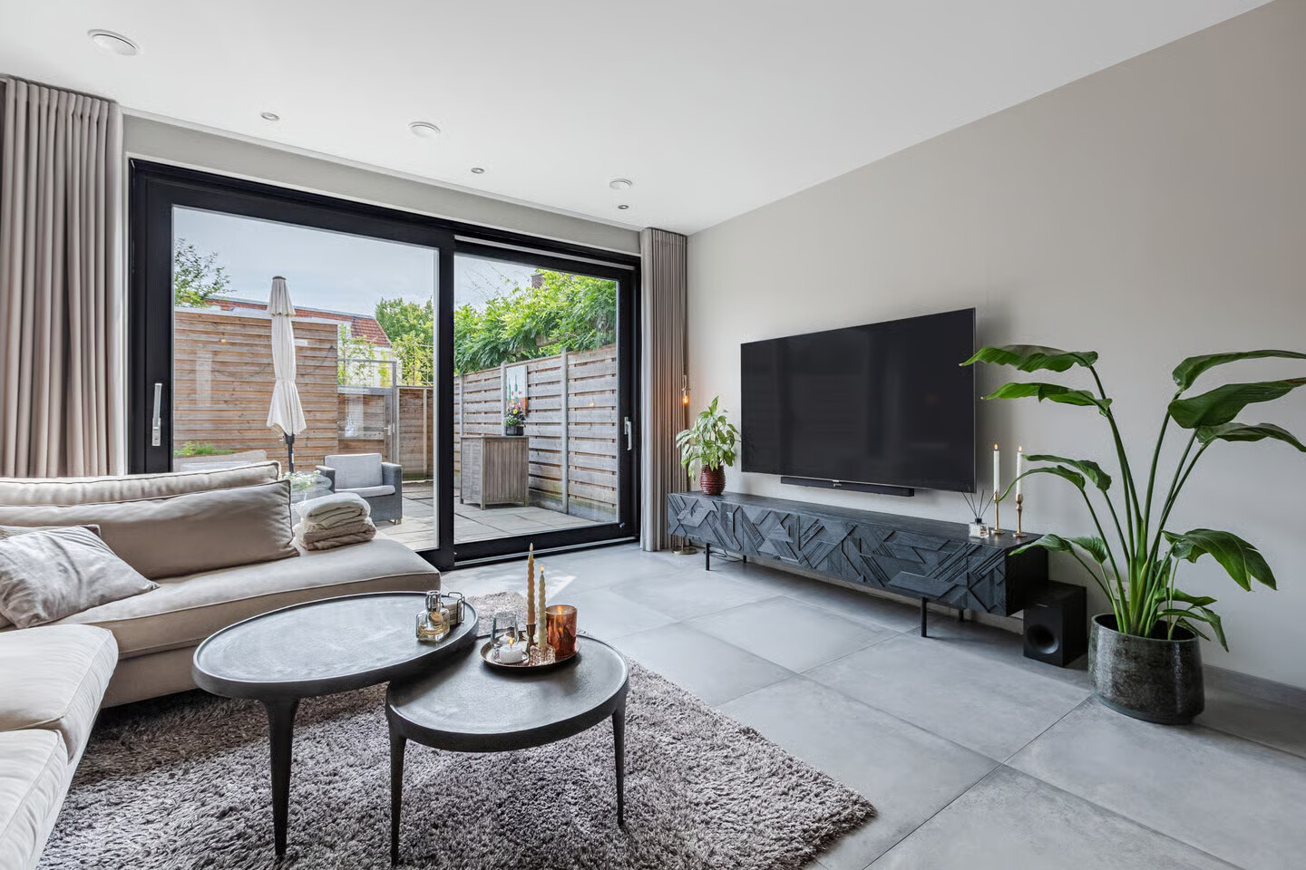 Tussenwoning te koop: Dahliahof 12, Tilburg