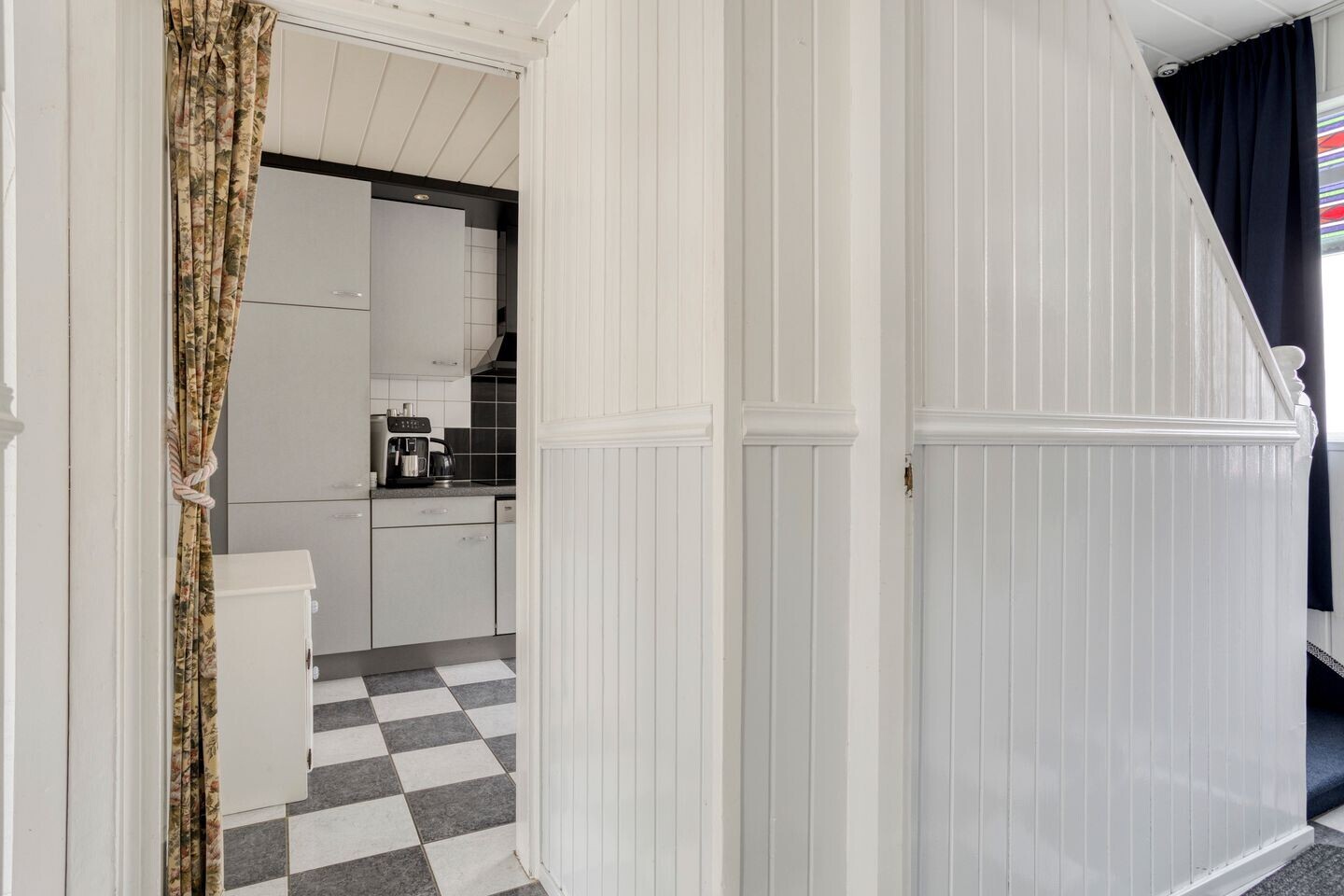 Hoekwoning te koop: Ambonstraat 1, Tilburg