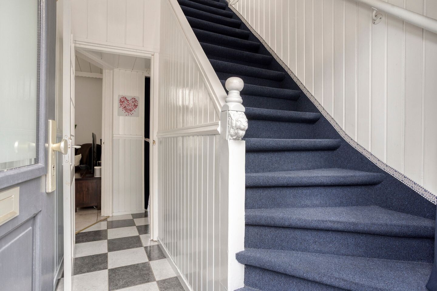 Hoekwoning te koop: Ambonstraat 1, Tilburg