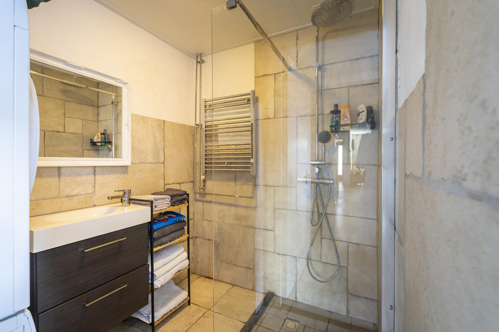 Tussenwoning te koop: Van Alphenstraat 37, Tilburg