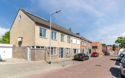 Pastoor Smitsstraat 25