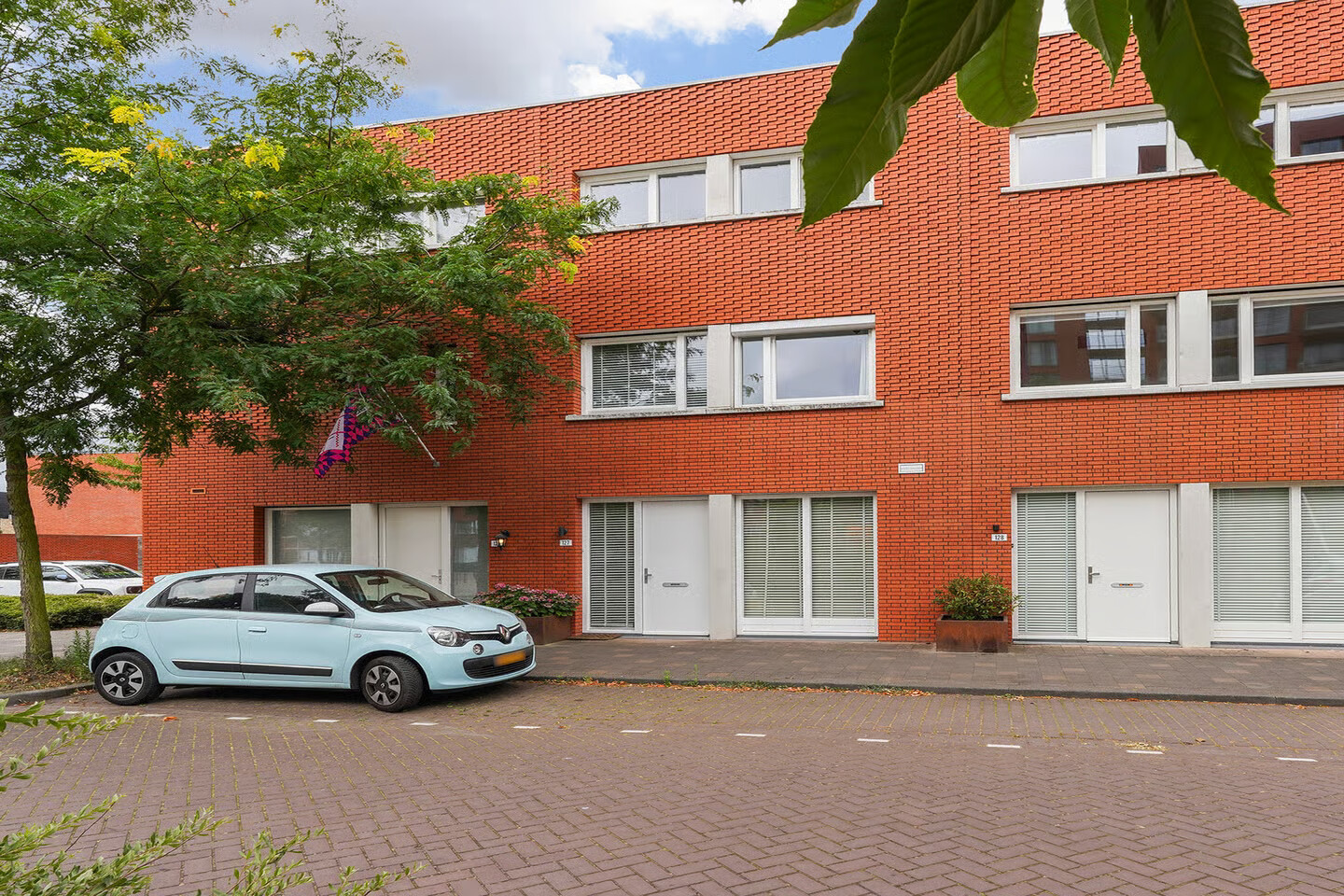 Tussenwoning te koop: Sint Pieterspark 127, Tilburg