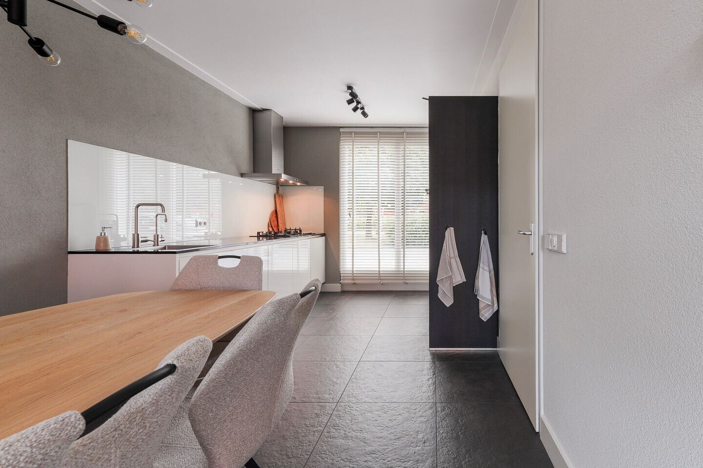 Tussenwoning te koop: Sint Pieterspark 127, Tilburg
