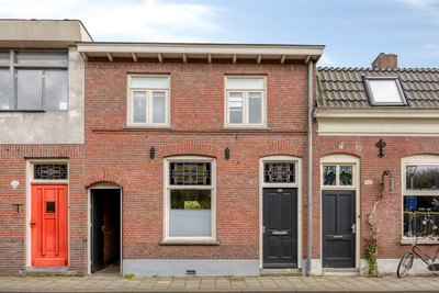 Hoogvensest. 110