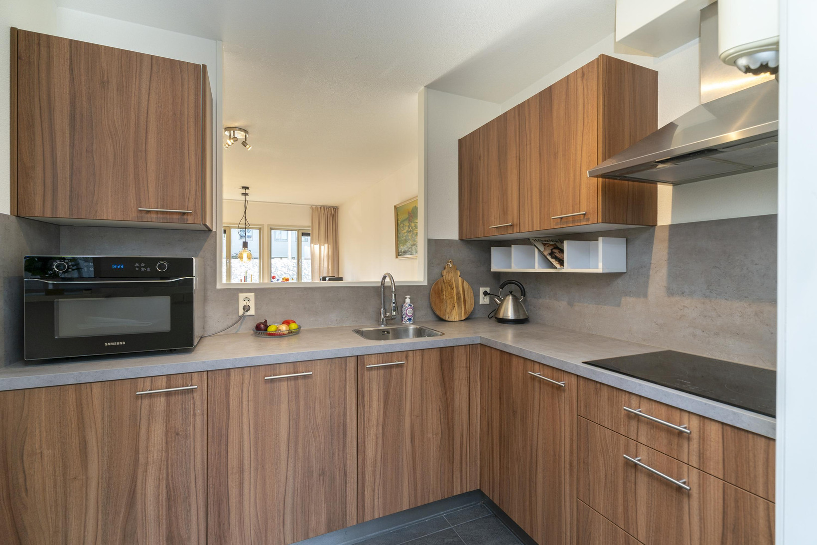 Tussenwoning te koop: Veluwestraat 10, Tilburg