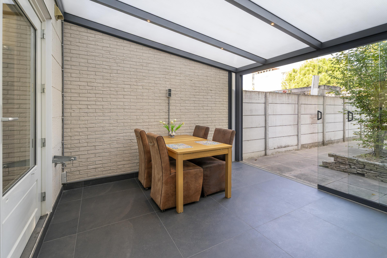 Tussenwoning te koop: Veluwestraat 10, Tilburg