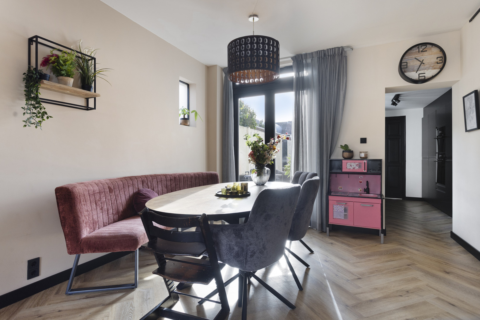 Hoekwoning te koop: Jan Maurits van Nassaustraat 38, Tilburg