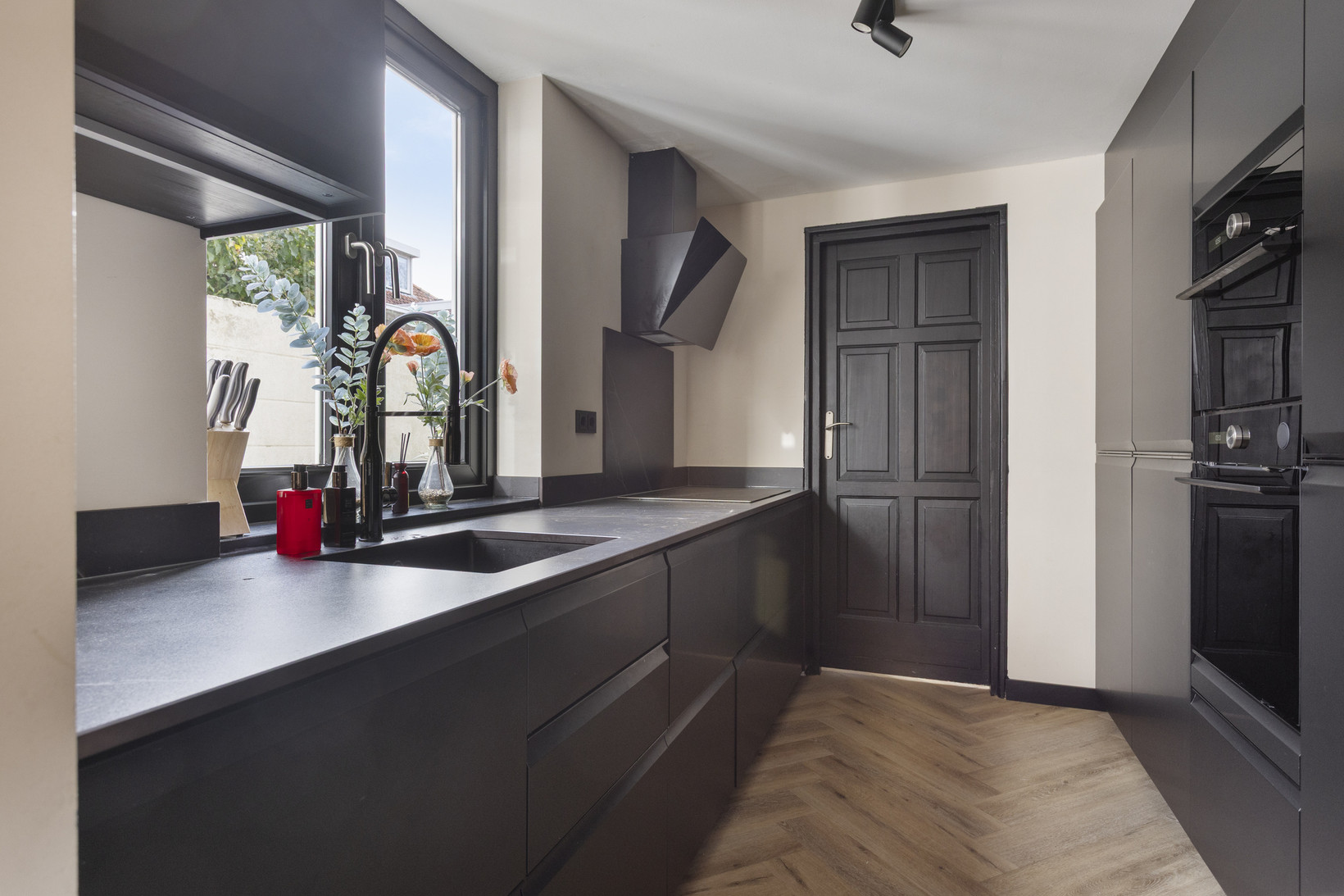 Hoekwoning te koop: Jan Maurits van Nassaustraat 38, Tilburg