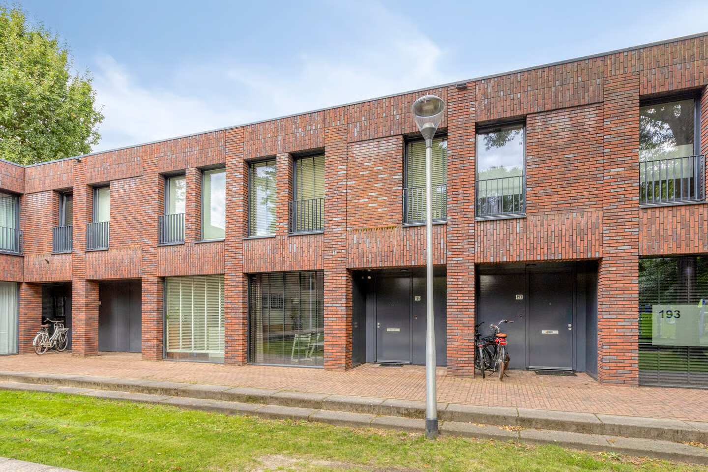 Tussenwoning te koop: De Werf 195, Tilburg