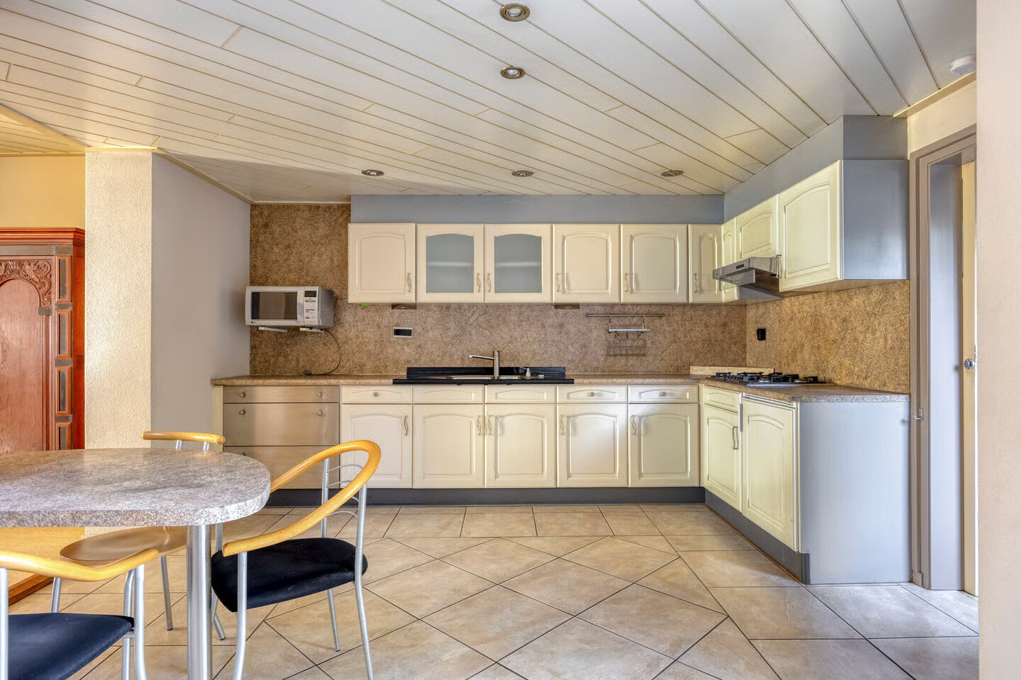 Tussenwoning te koop: Ringbaan-Zuid 105, Tilburg