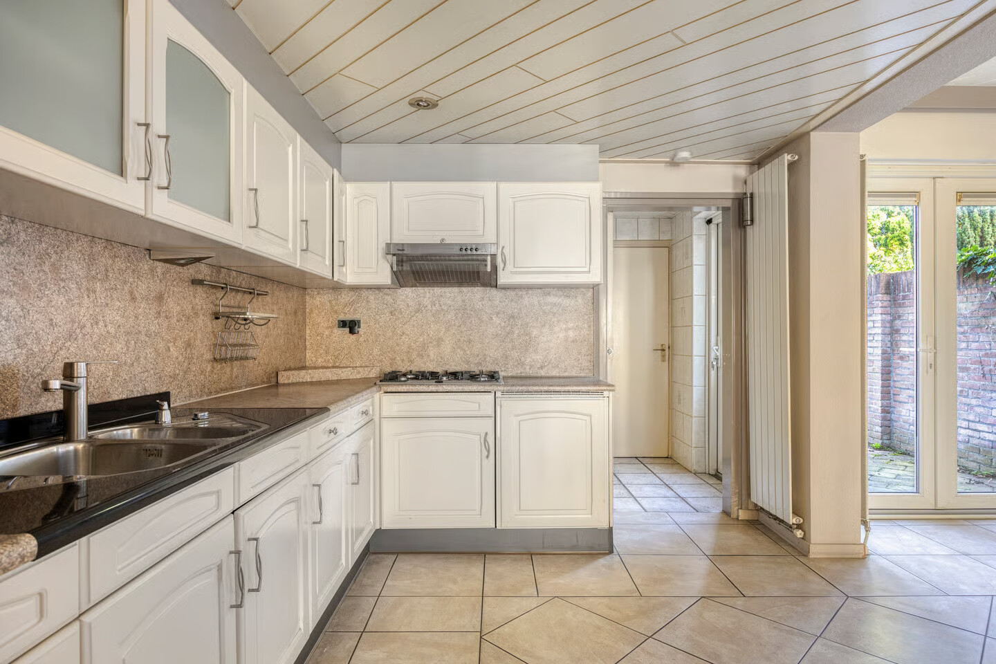 Tussenwoning te koop: Ringbaan-Zuid 105, Tilburg