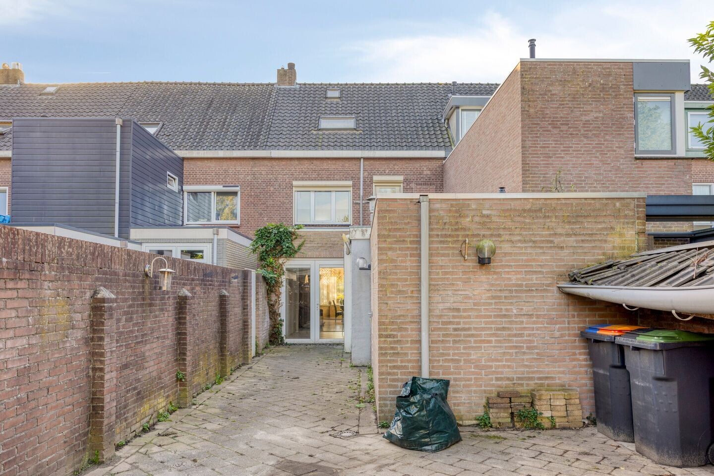 Tussenwoning te koop: Ringbaan-Zuid 105, Tilburg