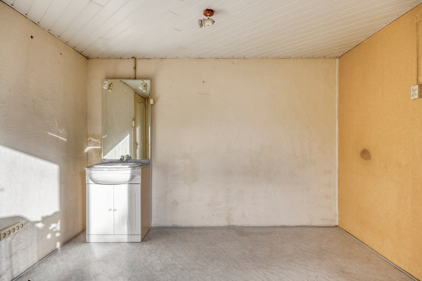 Tussenwoning te koop: Ringbaan-Zuid 105, Tilburg