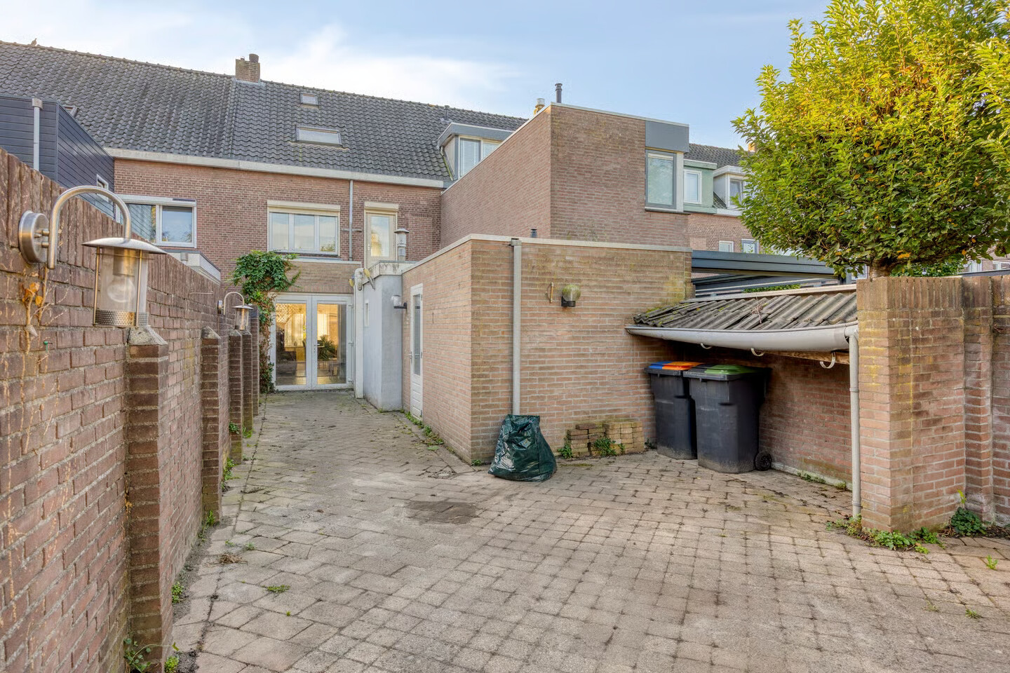 Tussenwoning te koop: Ringbaan-Zuid 105, Tilburg