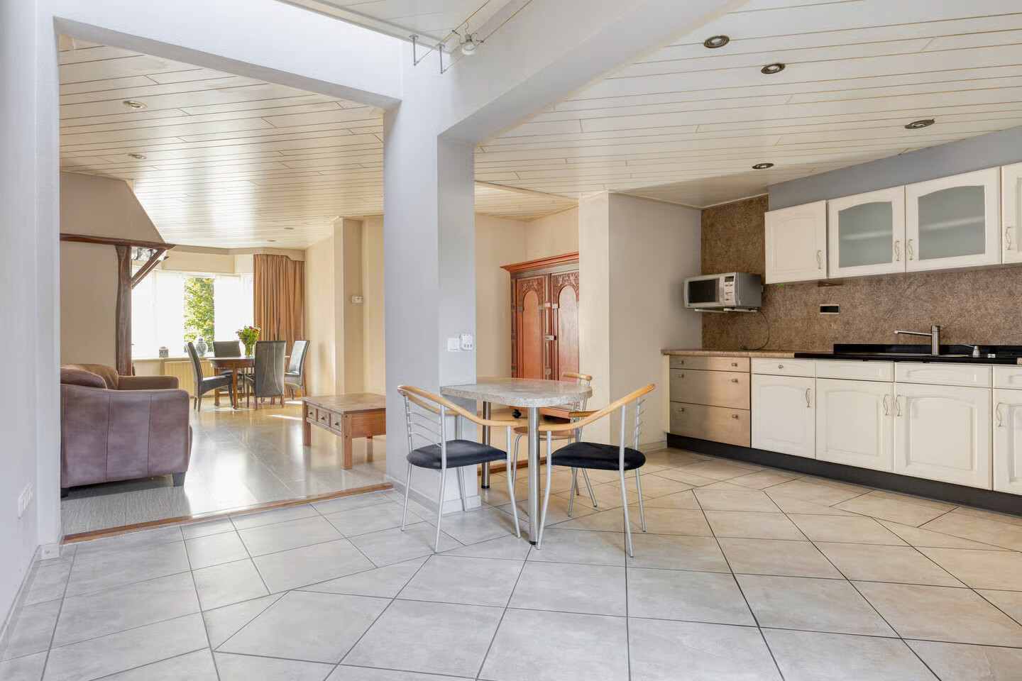 Tussenwoning te koop: Ringbaan-Zuid 105, Tilburg