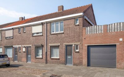 Oeverstraat 57
