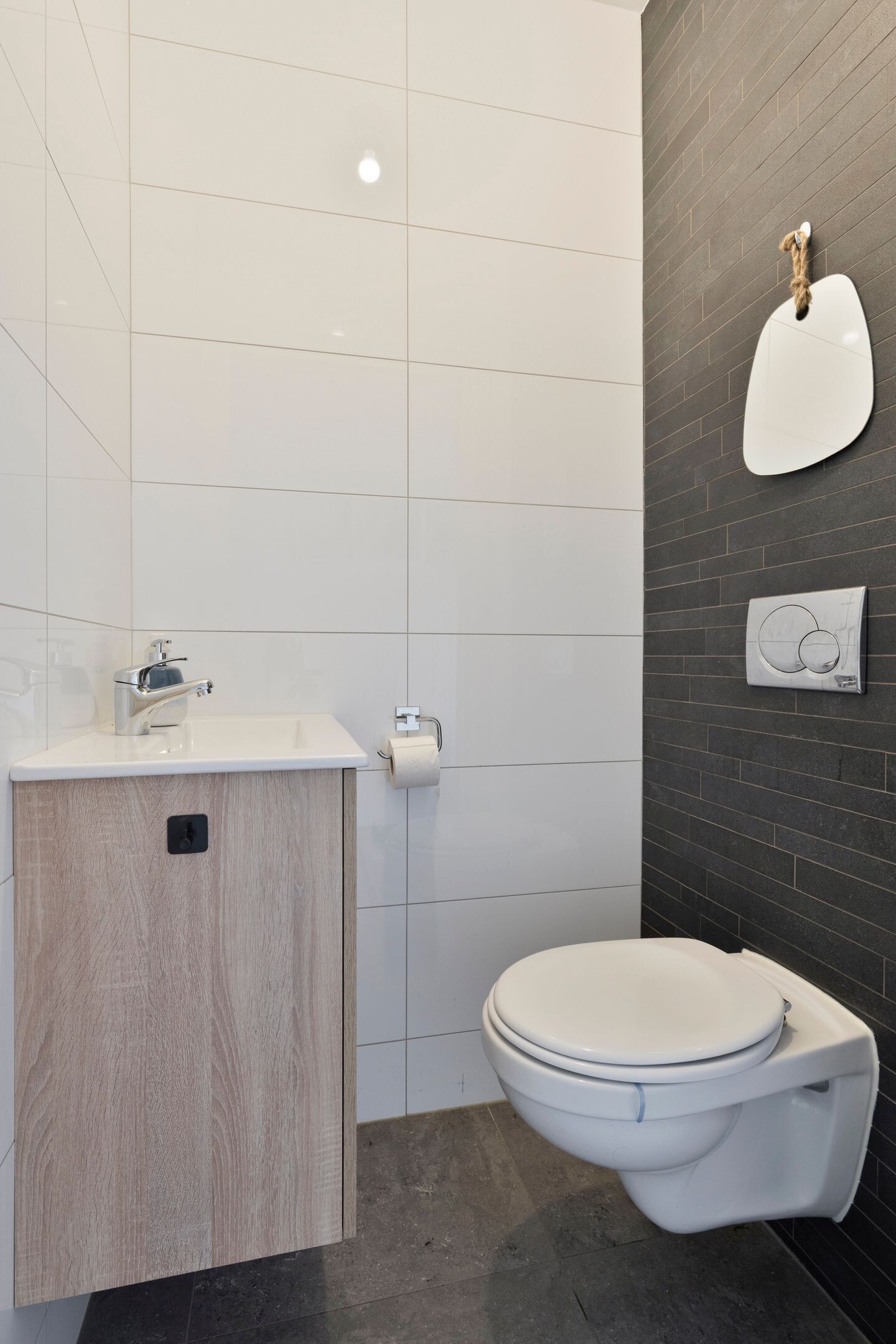 Tussenwoning te koop: Veestraat 135B, Tilburg