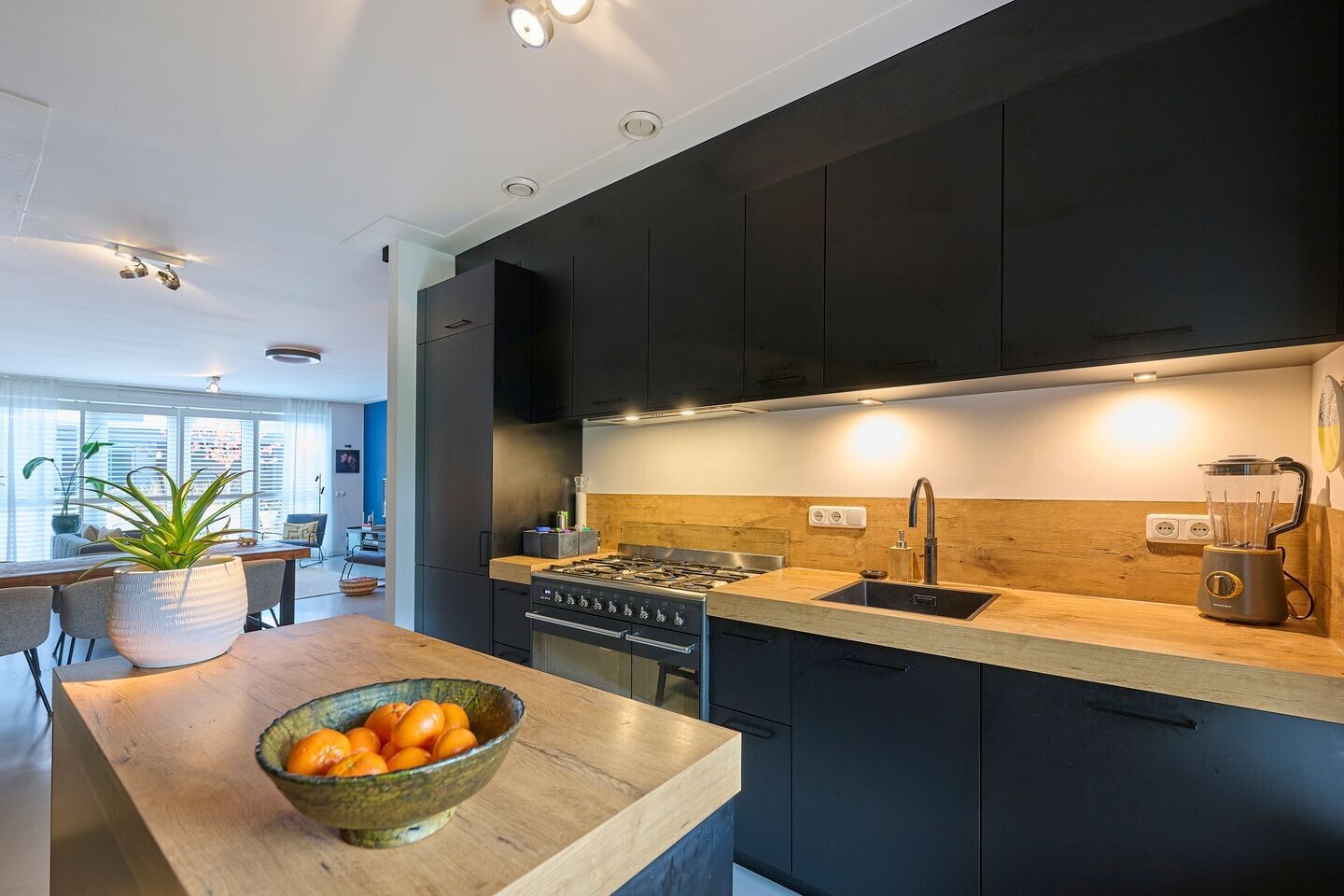 Hoekwoning te koop: Karawankenstraat 15, Tilburg